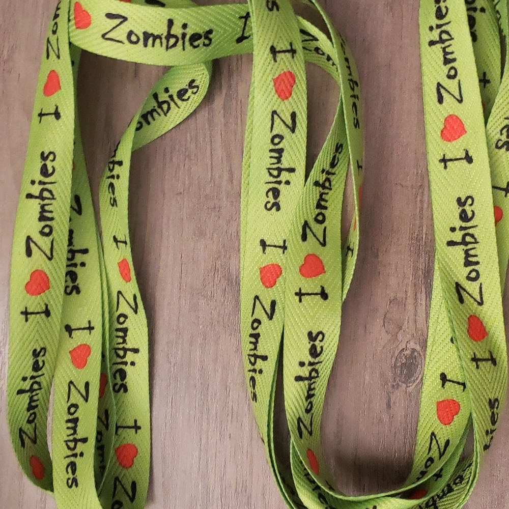 'I heart zombies' shoe laces